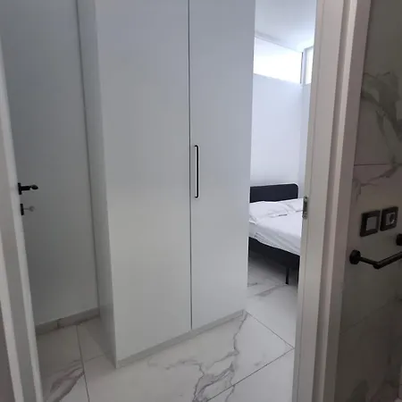 In 44 Διαμέρισμα Κατάνια